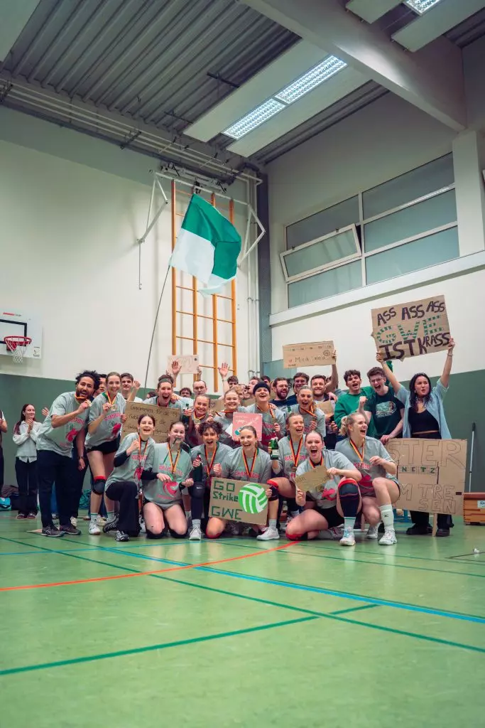 1. Damen feiern den Aufstieg in die 2. Bundesliga Nord