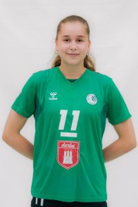 #11 Cora Hinze